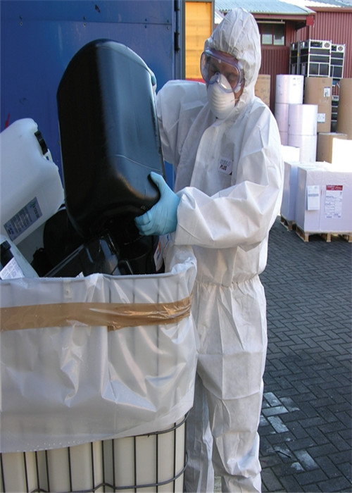 Microporous Film Disposable Coverall Suit , Disposable Laboratory Gowns Abrasion Resistance